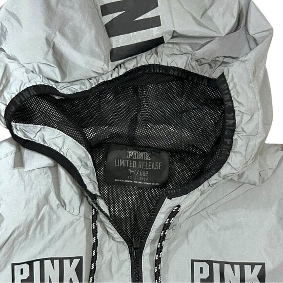 Victoria’s Secret Pink Limited Edition Grey Reflective Anorak Rain Jacket XS/S - Picture 3 of 12